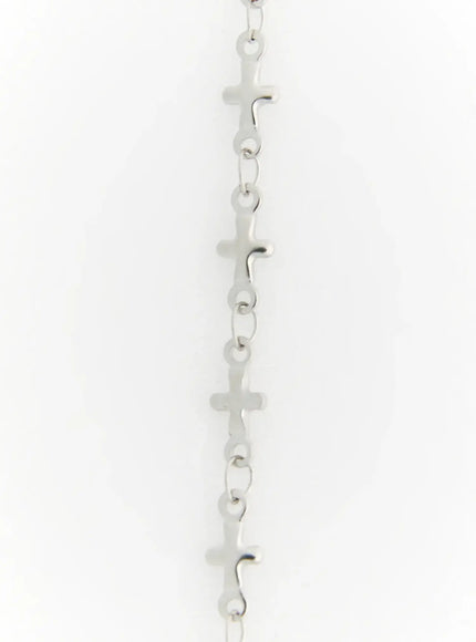 Atlas Cross Necklace IL517 silver close-up detail of flat cross charm links connected by small oval rings