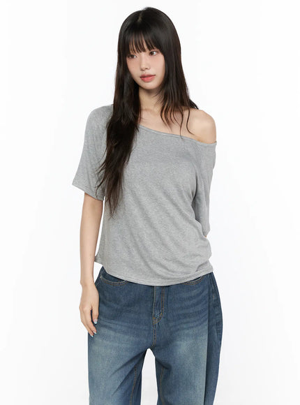 Basic Loose Fit Asymmetric Tee CL522 in Gray, size M/L