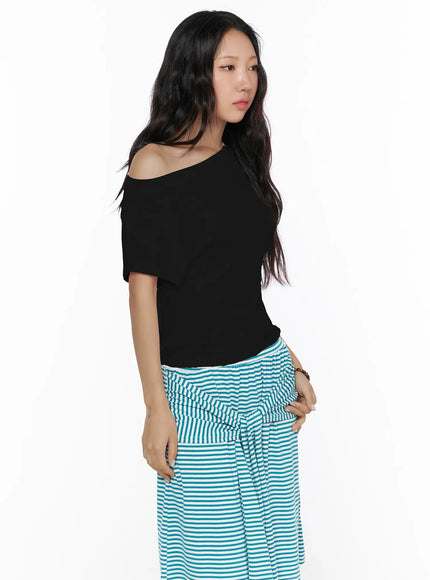 Basic One-Shoulder Tee CL513 in Black, size S/M