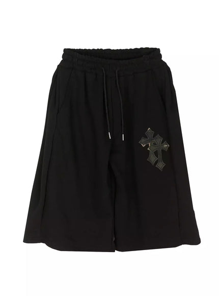 Camo Cross Patch Bermuda Shorts IU524 in Black, size S/M