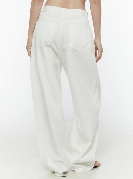 Casual Low-Rise Wide Leg Cotton Pants IL506 White back view on model showing two back patch pockets, wide-leg silhouette, and clean waistband detail