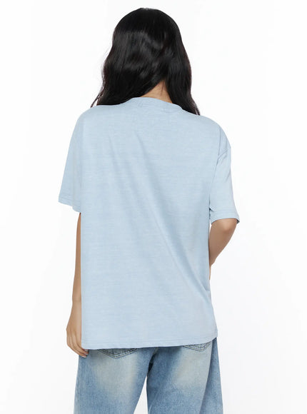 Casual Oversized T-Shirt CL513 Light Blue back model shot displaying relaxed boxy cut, drop shoulders, short sleeves and curved hem on model