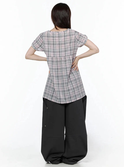 Cotton Carpenter Wide Pants IL502 Dark gray back view on model styled with plaid top showing back pocket and balloon hem detail
