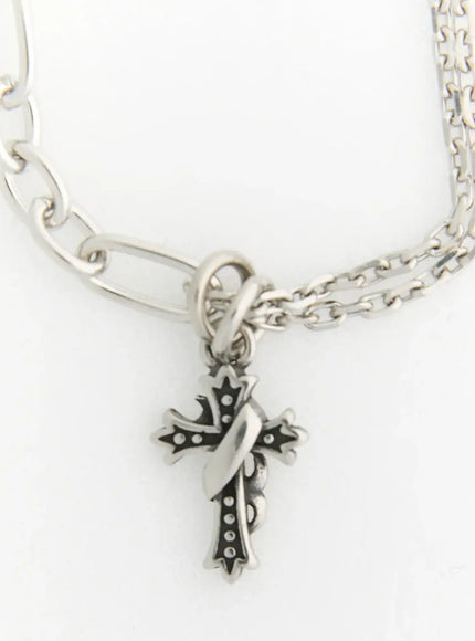 LEWKIN Ellis Cross Chain Necklace IL517 silver close-up detail of ornate gothic cross pendant with engraved dot pattern on mixed multi-strand chain