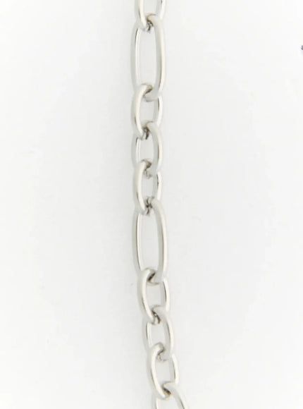 Ellis Cross Chain Necklace IL517 silver close-up detail of oval paperclip link chain texture on white background