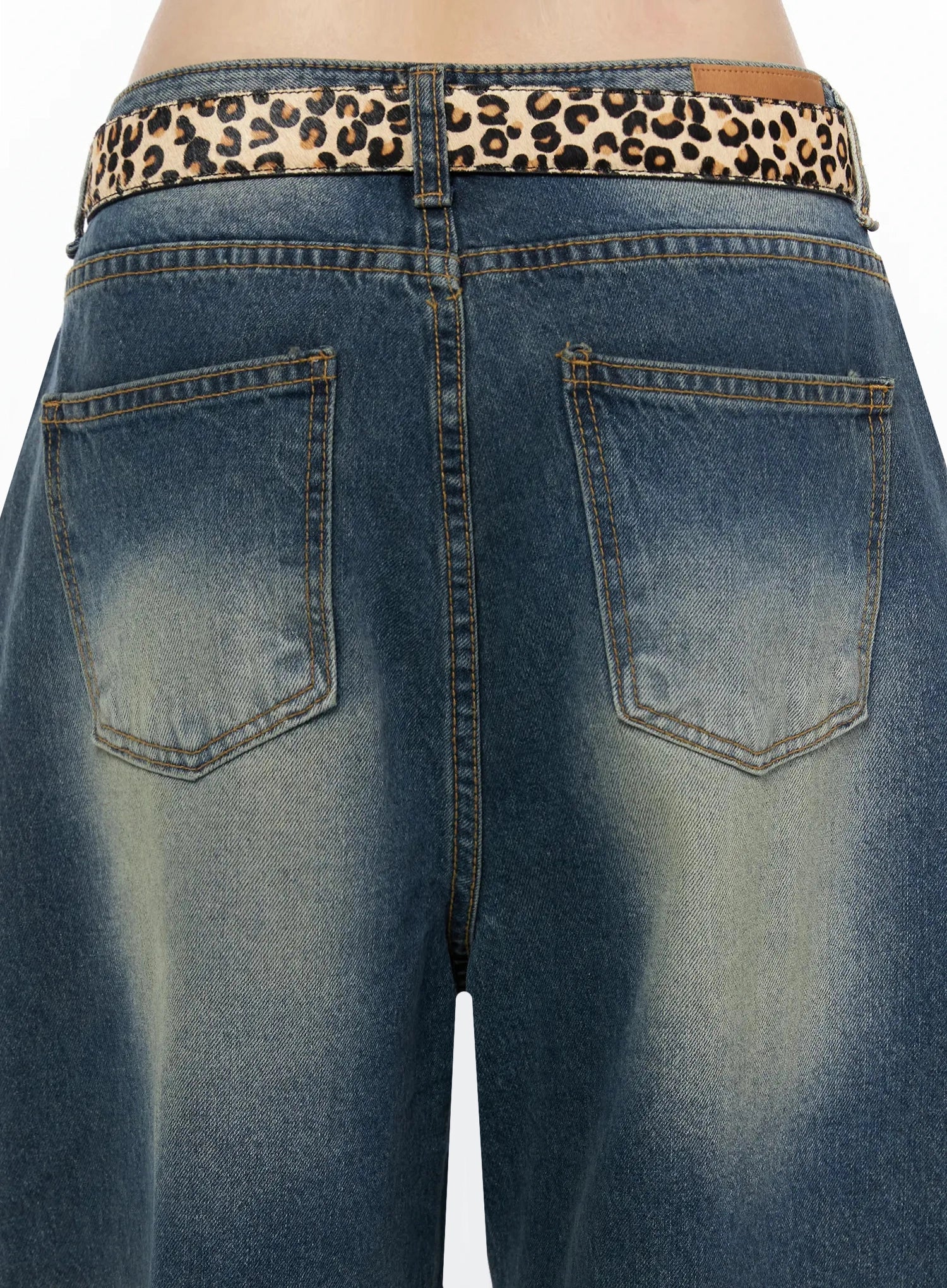 Fia Washed Baggy Jeans IL523 Dark blue close-up back detail shot showing two back pockets, contrast topstitching, leopard belt and faded vintage wash texture