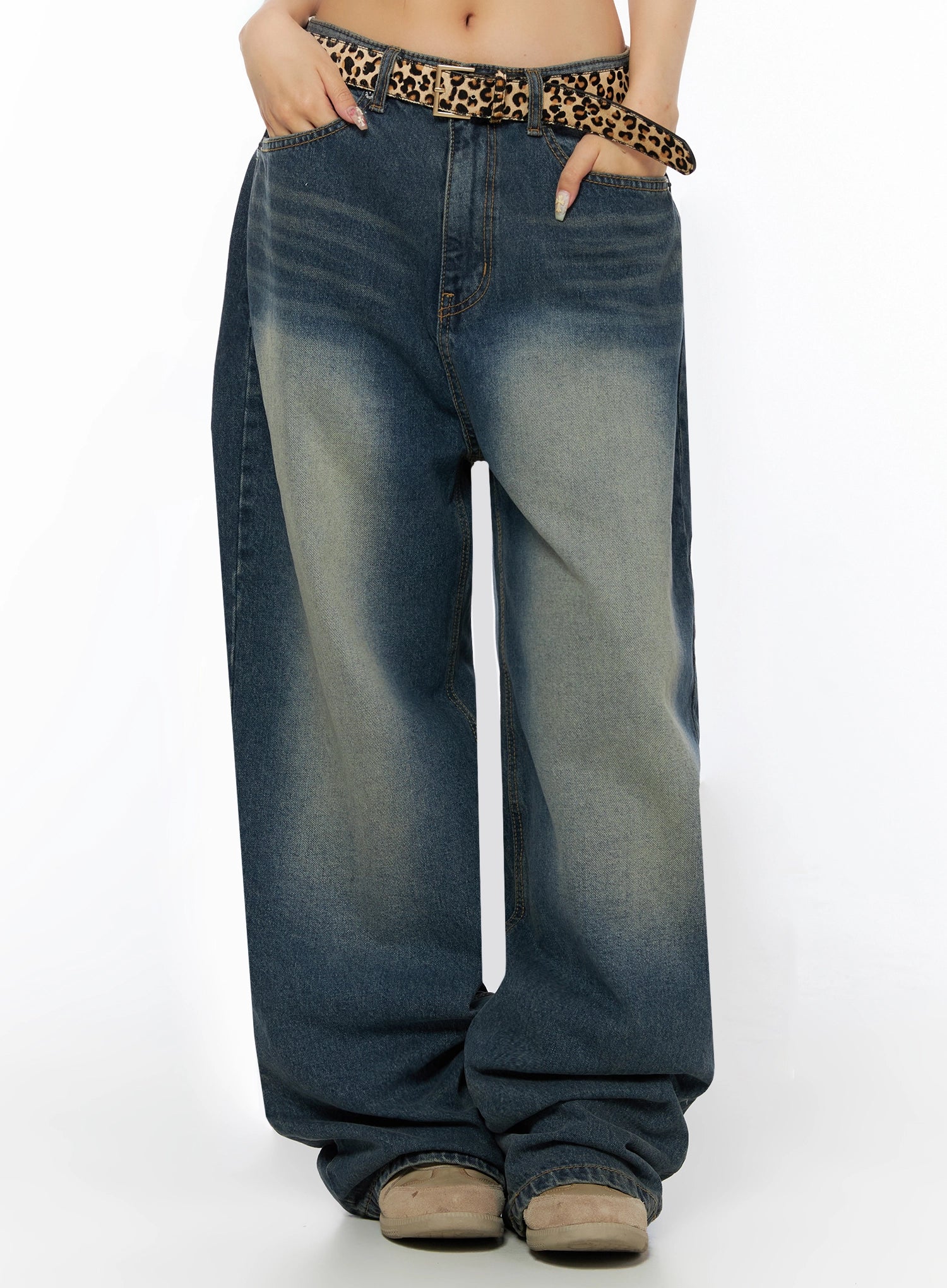 Fia Washed Baggy Jeans IL523 Dark blue front waist-to-hem shot on model with both hands in pockets, leopard belt, showing vintage faded wash and voluminous leg
