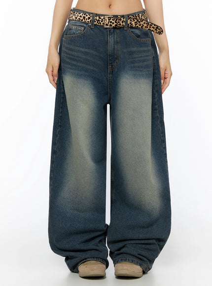 LEWKIN Fia Washed Baggy Jeans IL523 Dark blue size S front crop shot on model with leopard print belt, wide-leg vintage wash denim