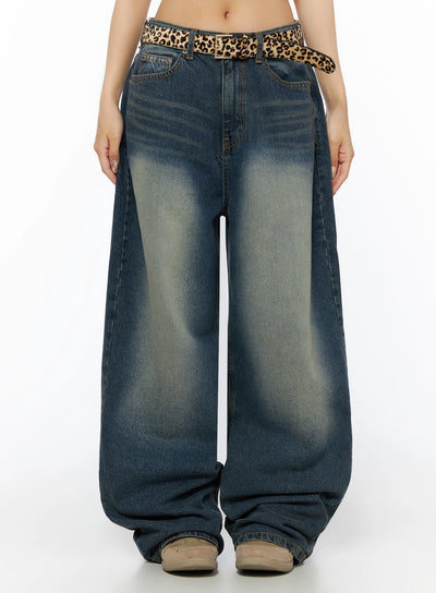 LEWKIN Fia Washed Baggy Jeans IL523 Dark blue size S front crop shot on model with leopard print belt, wide-leg vintage wash denim
