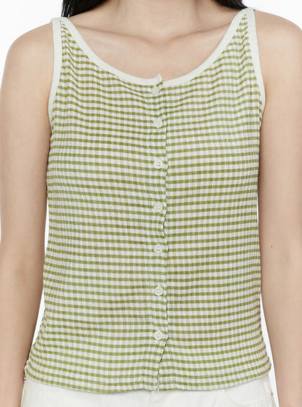 Gingham Tank Top IL506 Green close-up detail of front button placket showing white round buttons, gingham check crinkle texture and white contrast neckline trim