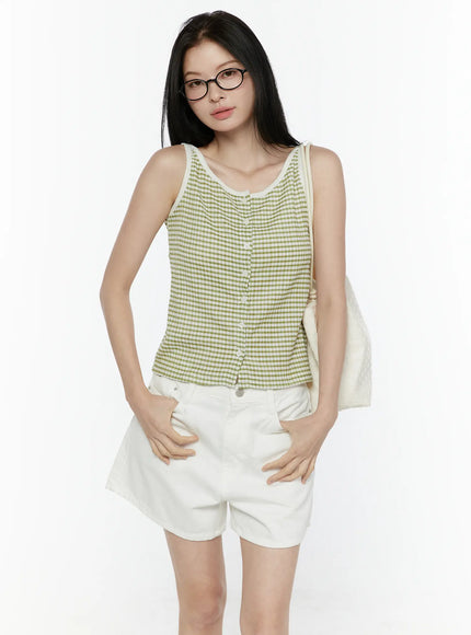 Gingham Tank Top IL506 Green upper-body front shot on model with glasses and tote bag, highlighting scoop neckline with white trim and button-front gingham tank