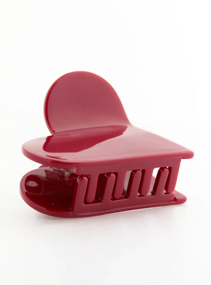 Grace Heart Hair Clip IL503 Burgundy front view of closed heart claw clip showing glossy top surface and comb teeth base