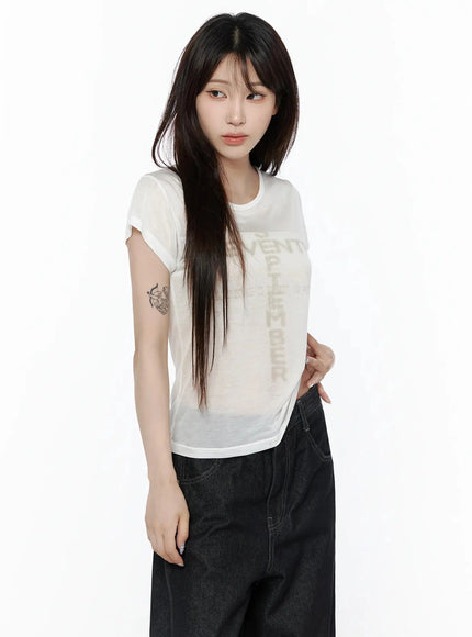 Graphic Casual Tee IL502 in White, size S/M