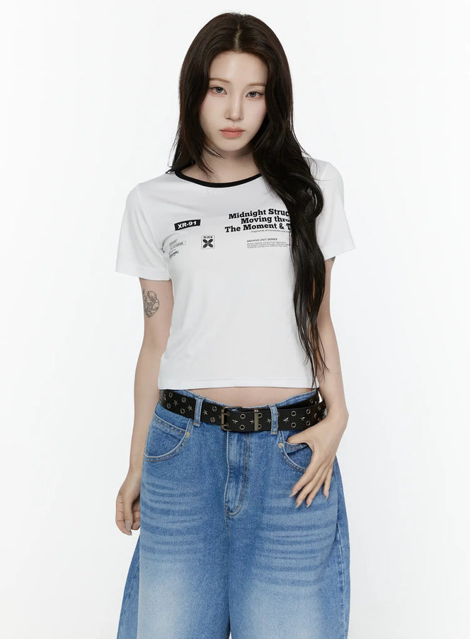 Graphic Cropped Tee IL521 in White, size S/M