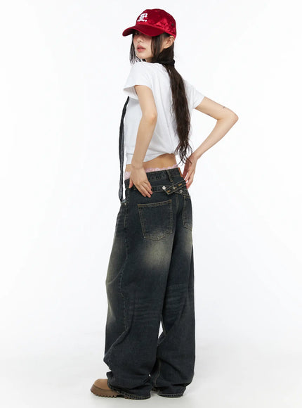 Graphic Meow Crop Tee CU530 White back view model standing showing plain white cropped back hem and short sleeves paired with washed wide-leg denim