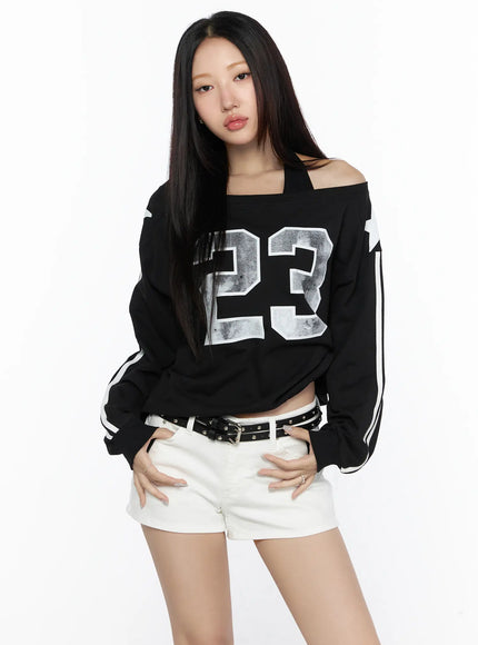 Graphic Off-Shoulder Sweatshirt CL527 in Black, size S/M