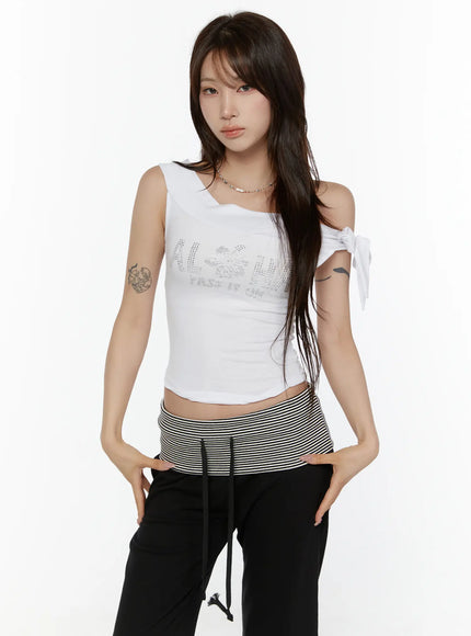 Graphic Off-Shoulder Top CL508 in White, size S/M