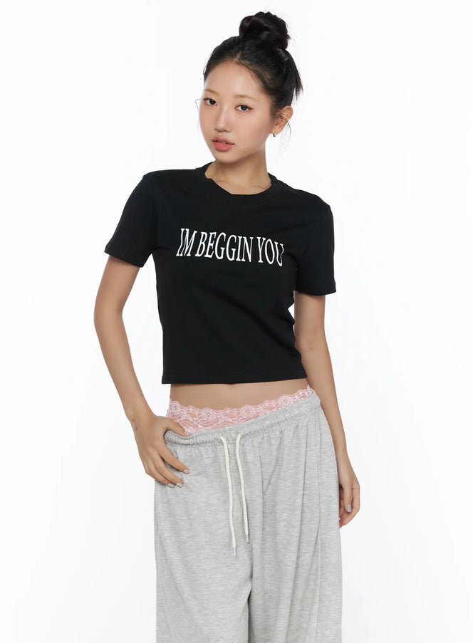 Graphic Print Crop Tee CL513 in Black, size S/M