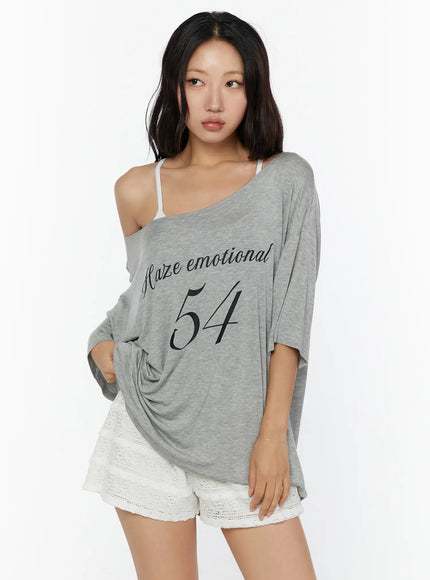 Graphic Print Oversized Tee CU529 in Gray, size M/L