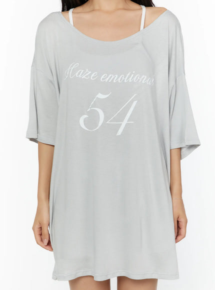 Graphic Print Oversized Tee CU529 Light gray close-up front detail shot showing Haze emotional 54 script print wide neckline and inner strap