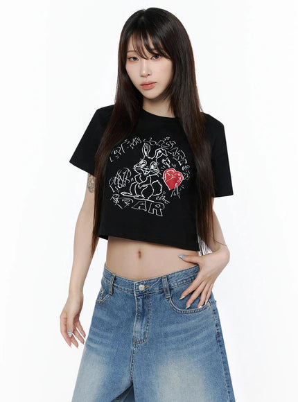 Graphic Rabbit Crop Top IL502 Black front shot on model wearing crop tee with rabbit heart graffiti print and blue denim skirt
