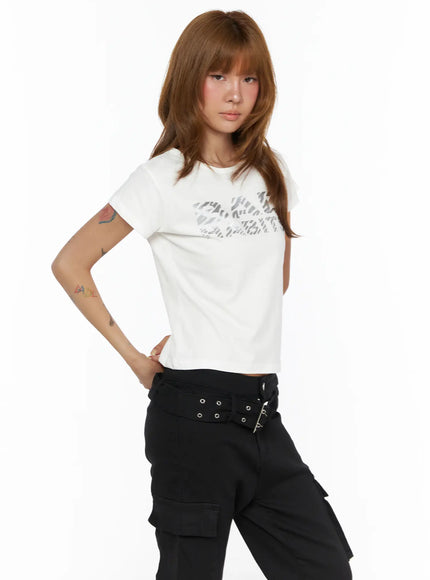 Graphic Slim Tee CL503 in White, size S/M