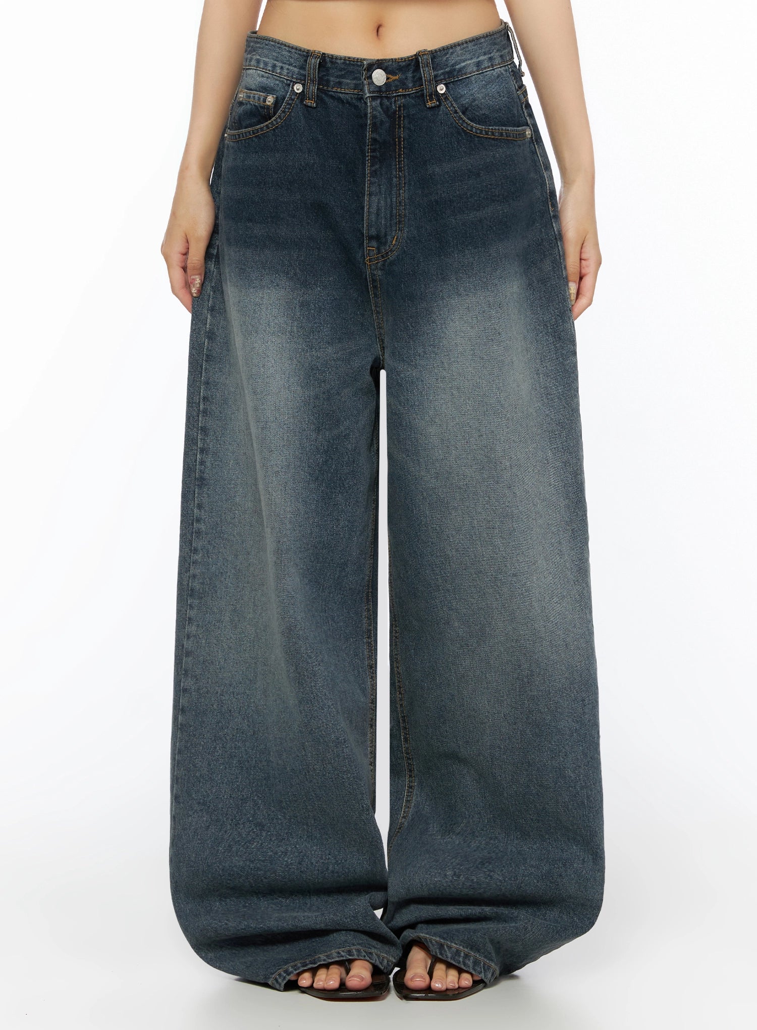 Greer Vintage Wash Baggy Jeans IL523 Dark blue front model shot cropped at torso showing wide-leg fit faded wash and five-pocket styling