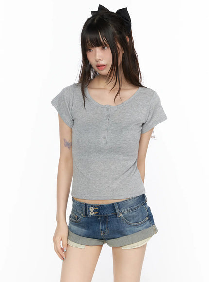 Henley Short Sleeve Tee CL523 in Gray, size S/M