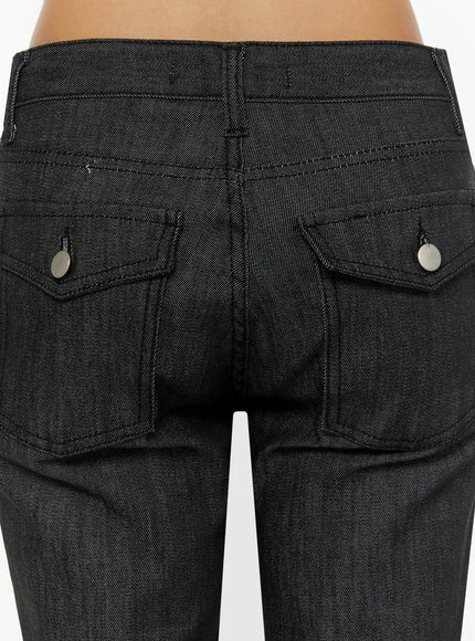 Hina No-Fade Bootcut Flared Jeans IL524 Black close-up back detail showing double snap-button flap pockets contrast stitching and herringbone denim texture