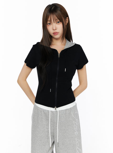 Hooded Short Sleeve Zip-Up IL515 in Black, size S/M