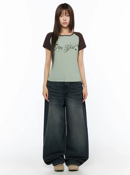 Jan Back Pocket Washed Wide Jeans IL515 Dark blue full-body front view on standing model with arms at sides, paired with mint green raglan tee