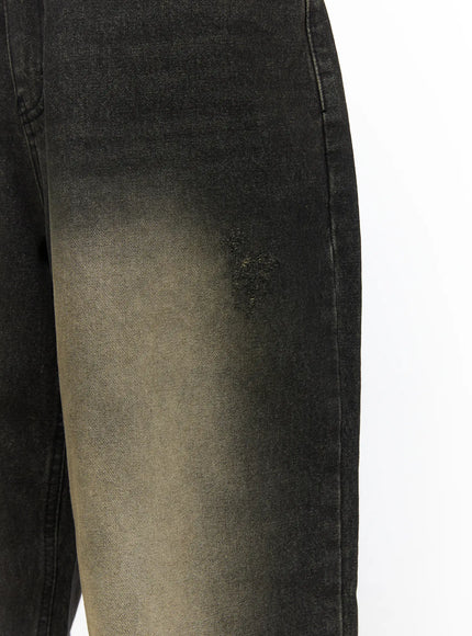 Keisha Washed Baggy Jeans CL523 Black close-up detail of thigh denim texture showing distressed scratching and black-to-khaki bleach fade wash