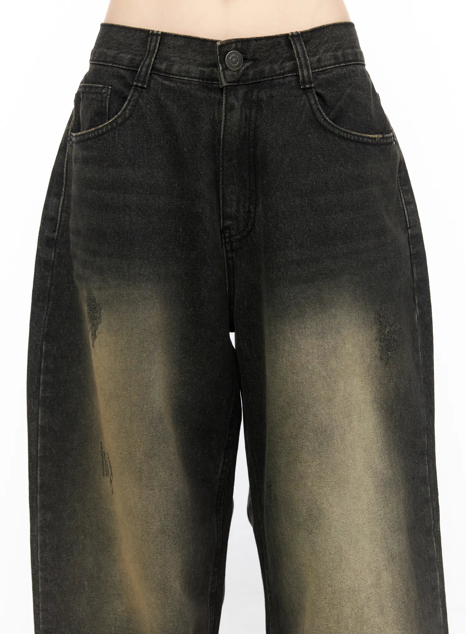 Keisha Washed Baggy Jeans CL523 Black close-up detail of waistband and front thigh area showing button, side pockets and yellow-khaki acid wash gradient