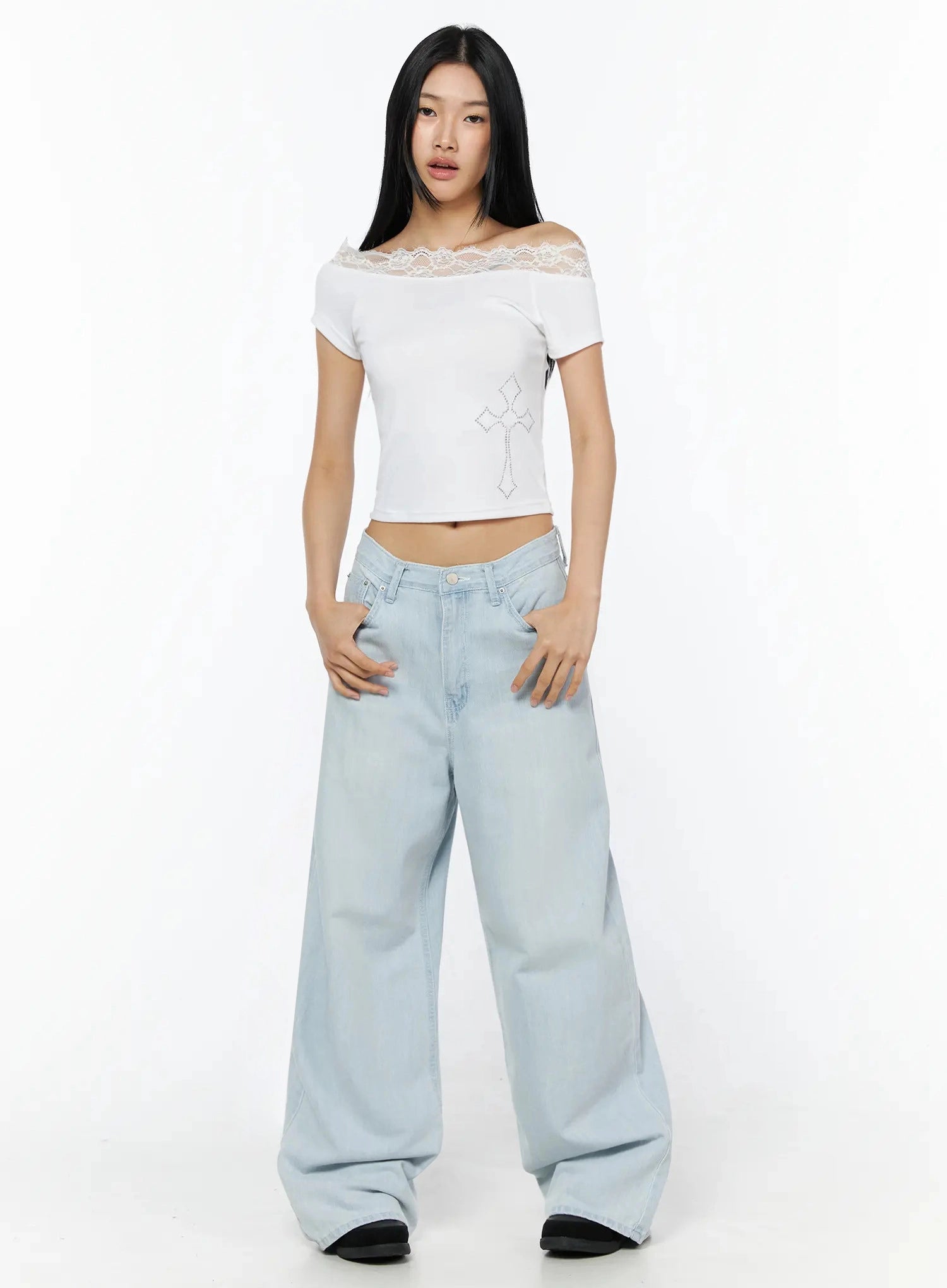 Keliana Soft Wide-Leg Jeans IL516 Light blue full-length front on model wearing white off-shoulder lace top, hands at sides, wide-leg silhouette