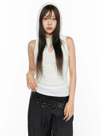 Keyhole Button Hooded Crop Sleeveless Top CL514 in White, size S/M