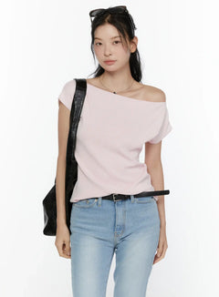 LEWKIN Knit Off-Shoulder Top CL521 Pink front shot on model wearing blue jeans and black crossbody bag, asymmetric off-shoulder neckline, size S/M