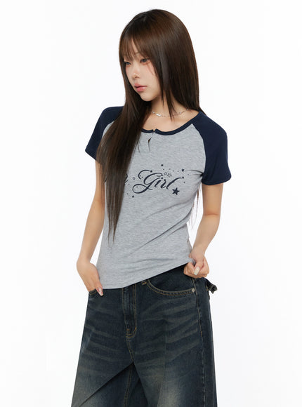 Lettering Raglan Slit Short Sleeve Tee IL515 in Gray, size S/M