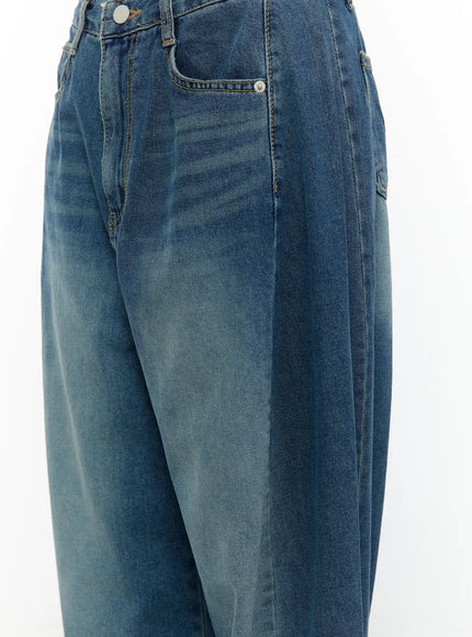 Lovi Washed Wide Leg Jeans CU526 Blue close-up side detail showing deep pleated seam, washed fade gradient and heavy denim texture on wide balloon leg