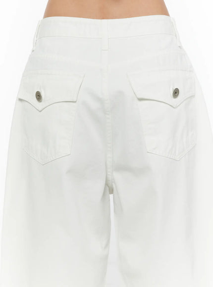 Low-Rise Cotton Shorts CU529 White back close-up detail showing two curved flap pockets with silver snap buttons and center seam on cotton twill