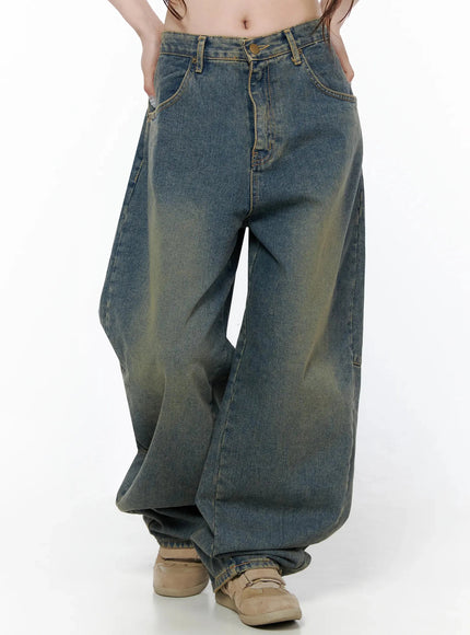 Marion Washed Wide-Leg Jeans IL506 Dark blue front cropped shot on model hands on hips, oversized balloon wide-leg silhouette with faded wash and carpenter knee seam detail