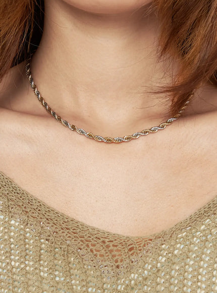 Mason 4mm Twisted Necklace IL517 gold silver on model front close-up worn at collarbone with beige crochet top