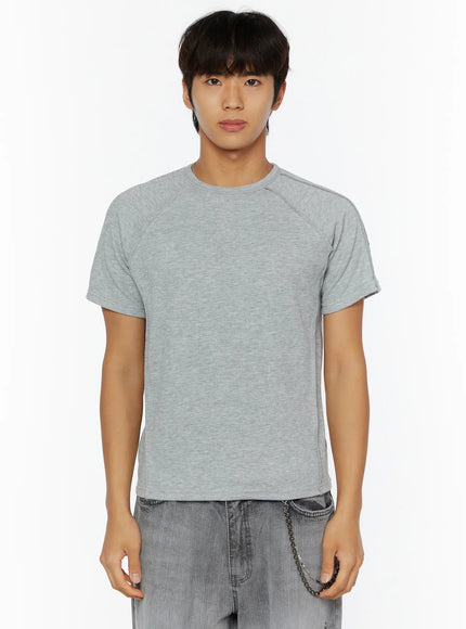 Men's Basic Ribbed T-Shirt IL509 Gray front model shot male upper body showing ribbed knit texture raglan sleeve construction and fitted silhouette with gray jeans