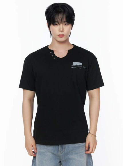 Men's Button Detail Logo T-Shirt IL502 Black front view on model waist-up, distressed split V-neck with three metal snap buttons and REPLAY-DNM chest logo print, jeans styling