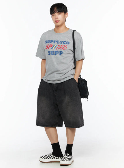 LEWKIN Men's Casual Graphic Tee IL514 Gray full-body front shot on male model styled with black denim shorts and crossbody bag