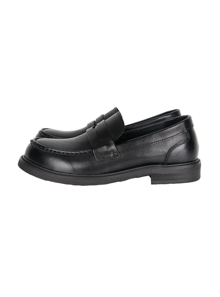 Men's Classic Antique Loafers IL507 Black side product shot single shoe showing full profile penny strap moc-toe stitching and stacked heel on white background