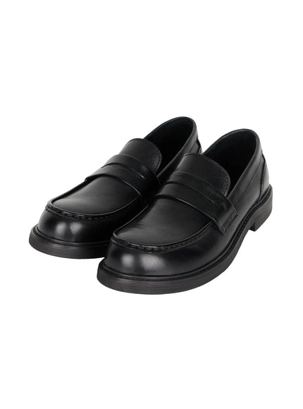 Men's Classic Antique Loafers IL507 Black flat product shot pair angled three-quarter view showing penny strap smooth leather upper and chunky sole