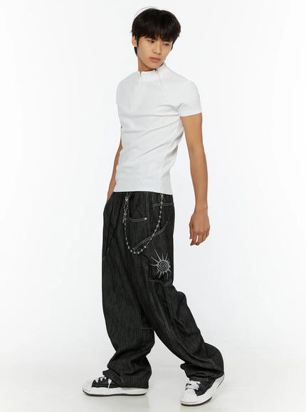Men's Cross-Link Chain IL509 Silver side-angle full-body model shot styled on dark denim wide-leg pants with white half-zip top and sneakers