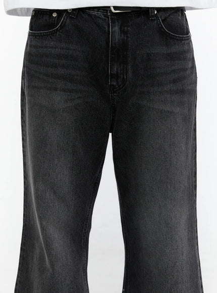 Men's Dark Wash Flare Jeans IL513 Black close-up detail of waistband, front pockets, and faded wash denim texture on model