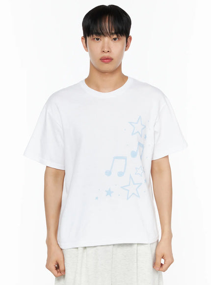 Men's Drawing Graphic Tee IL514 White close-up front shot on male model showing light blue star and music note graphic print on oversized cotton tee