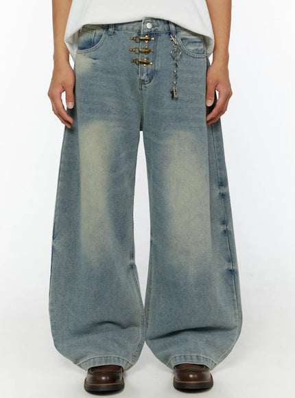 LEWKIN Men's Fireman Clasp Baggy Jeans IL507 Light blue front close-up on model size M(1) showing brass fireman clasp closures and silver chain charm detail